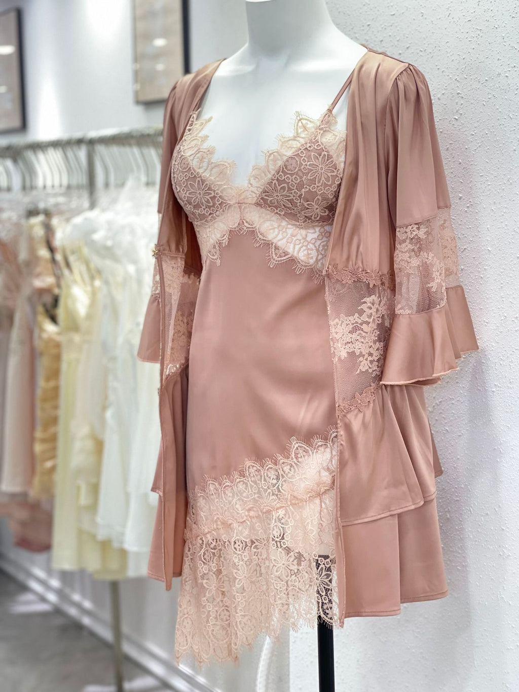 chemise de nuit femme broderie anglaise