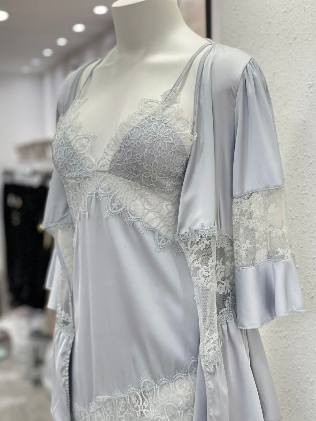 chemise de nuit femme broderie anglaise